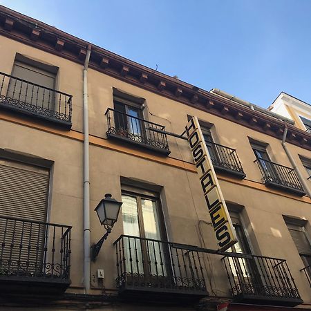 Hostal Los Perales Madrid Buitenkant foto Headquarters of the party in Madrid