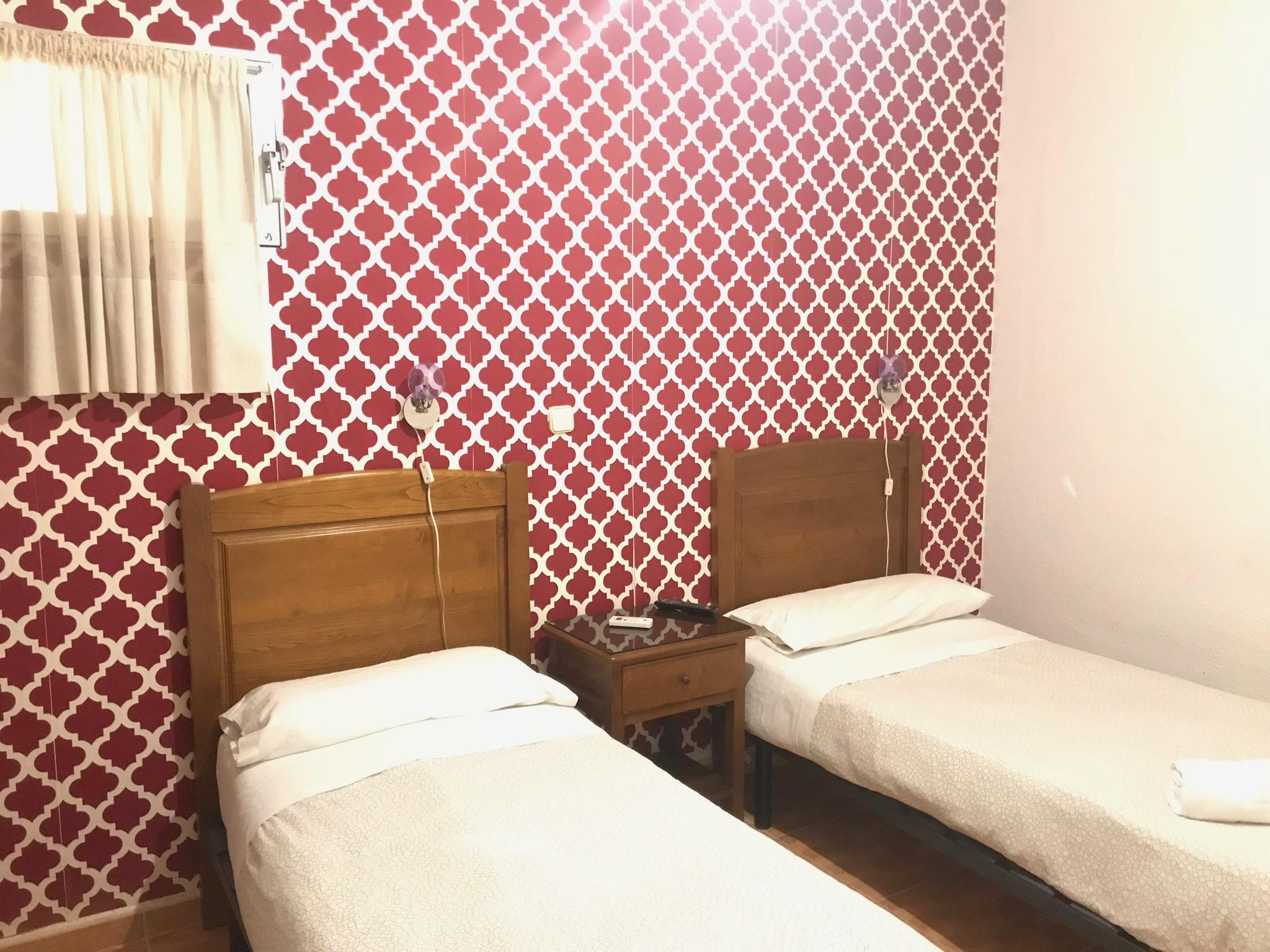 Hostal Los Perales Madrid Buitenkant foto A room at the hotel