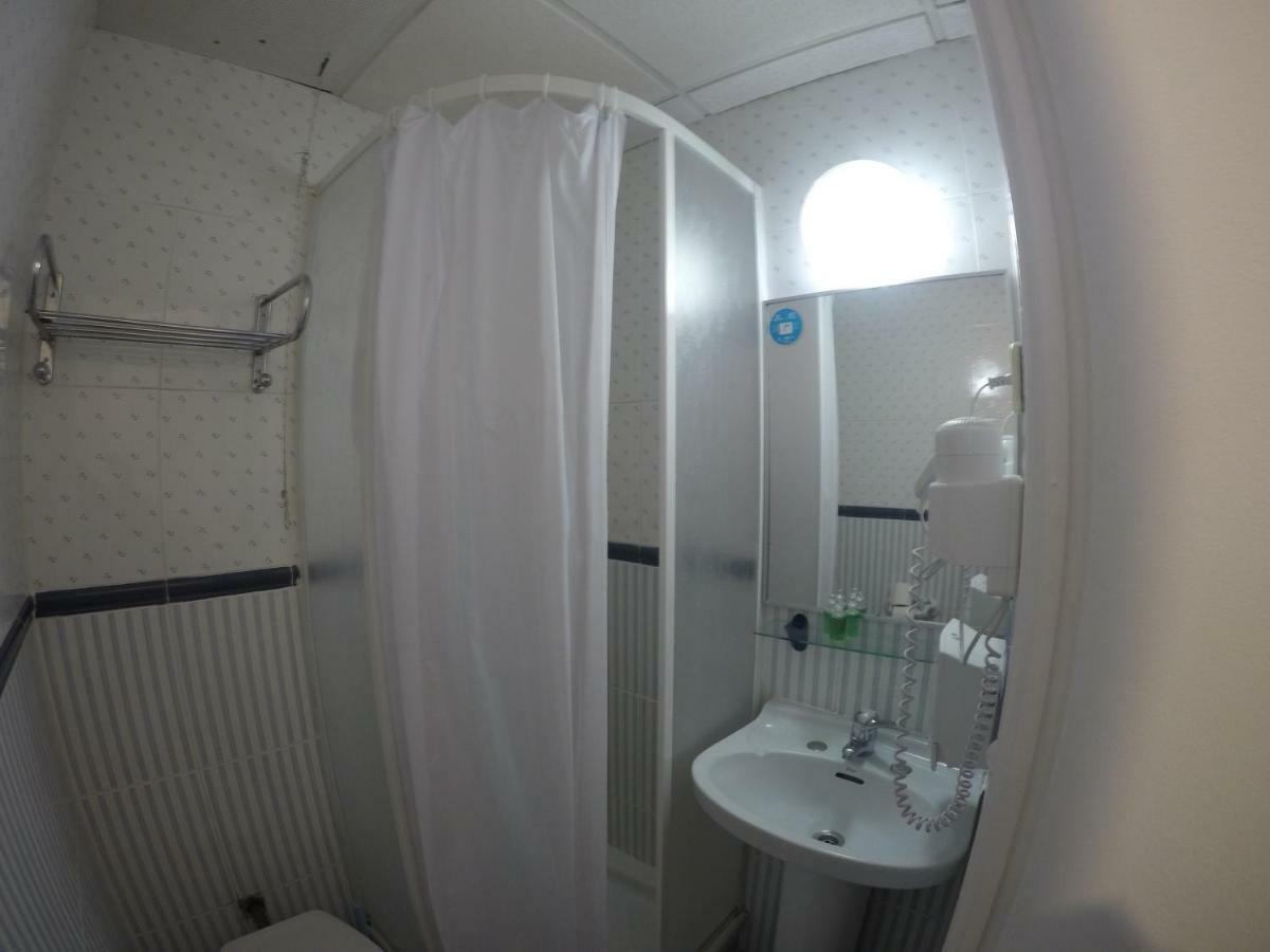 Hostal Los Perales Madrid Buitenkant foto